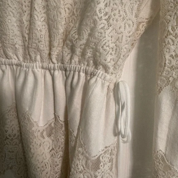 Wayf White Shores Lace Dress- Size Medium- NWT - Picture 2 of 3